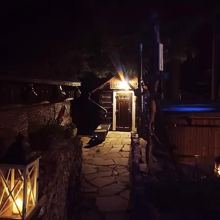 Roubenka Pod Lesem Cesky Jiretin