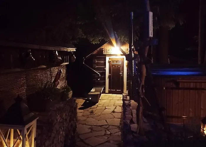Roubenka Pod Lesem Cesky Jiretin
